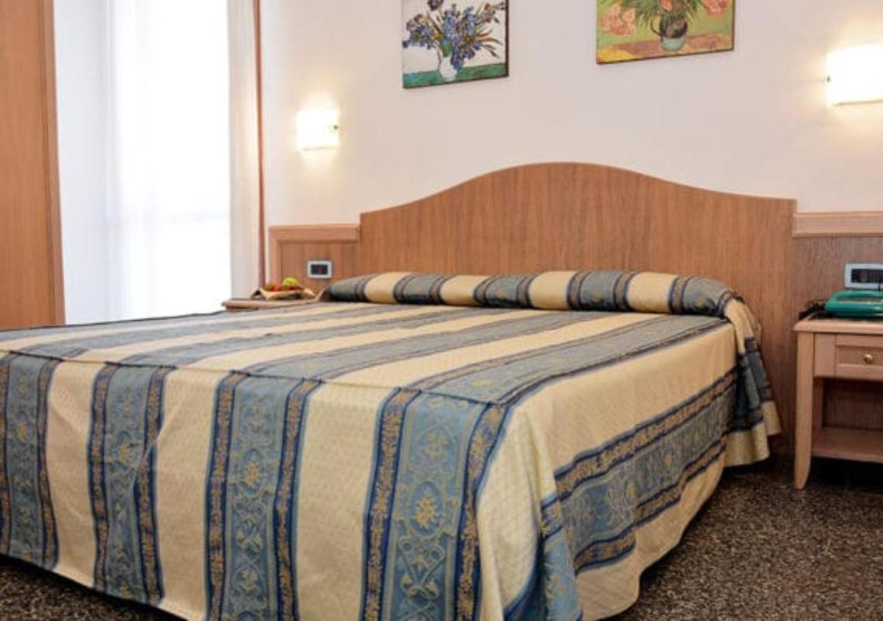 Hotel Thalas Club Torre dell'Orso Eksteriør bilde