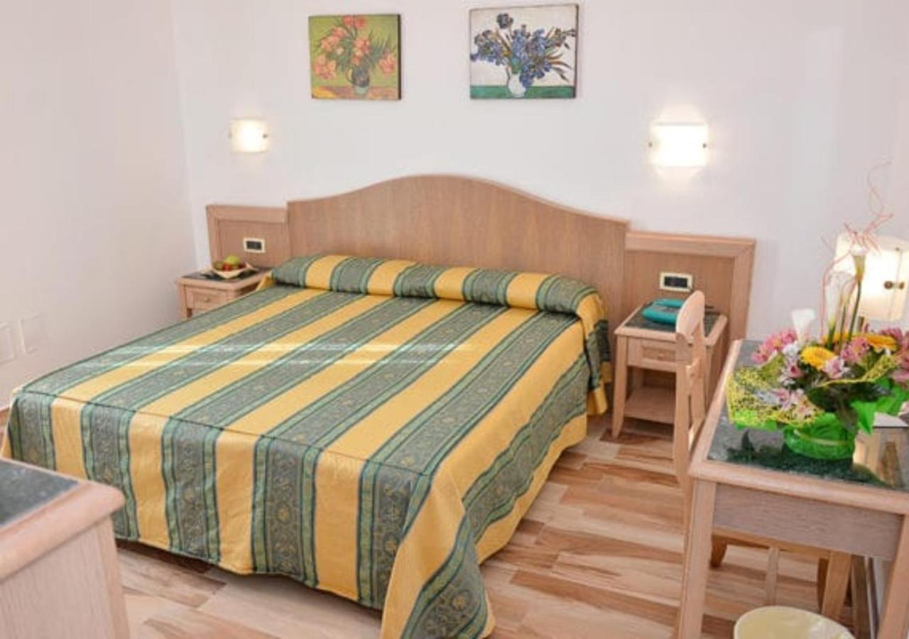 Hotel Thalas Club Torre dell'Orso Eksteriør bilde