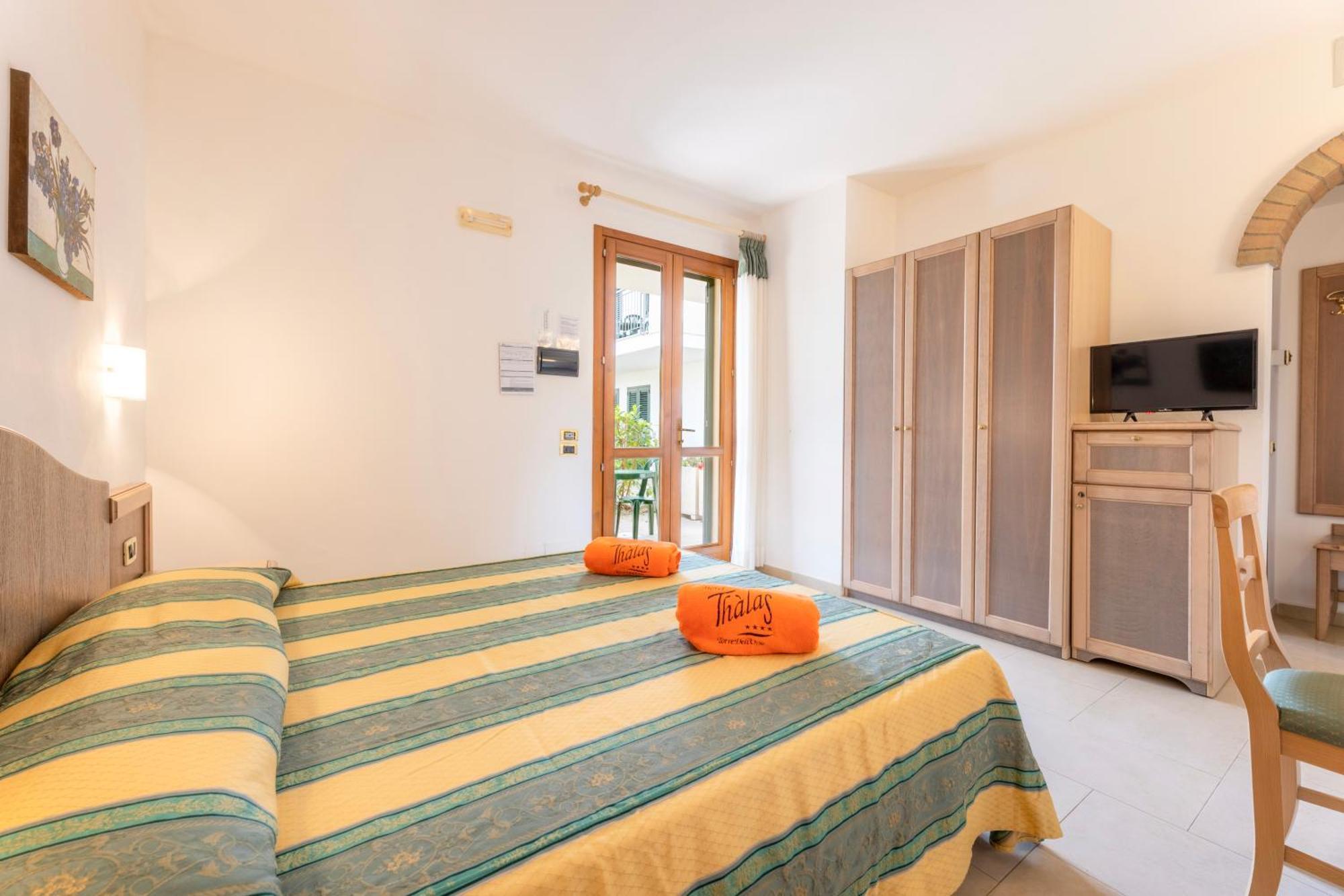 Hotel Thalas Club Torre dell'Orso Eksteriør bilde